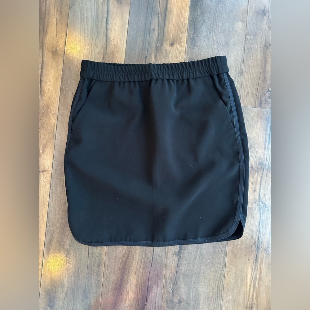 J.Crew Black Pull-On Elastic Waist Skirt Minimalist Athleisure Size 2